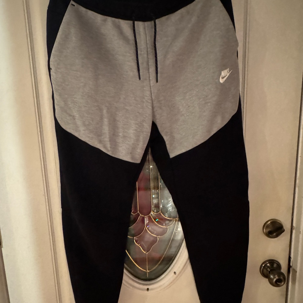 Nike Tech Fleece Jogger Sweatpant / SZ: XL / NWT / BLK & GREY *read description*